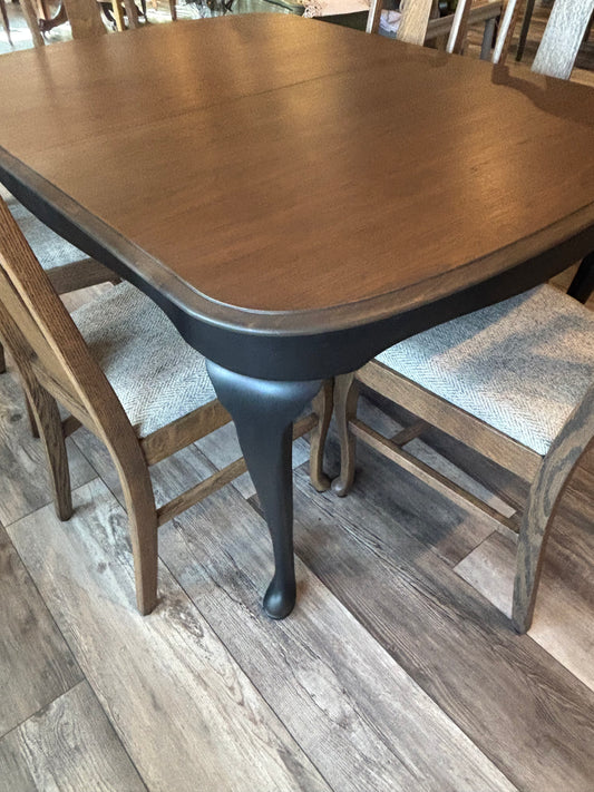 Table and 6 chairs