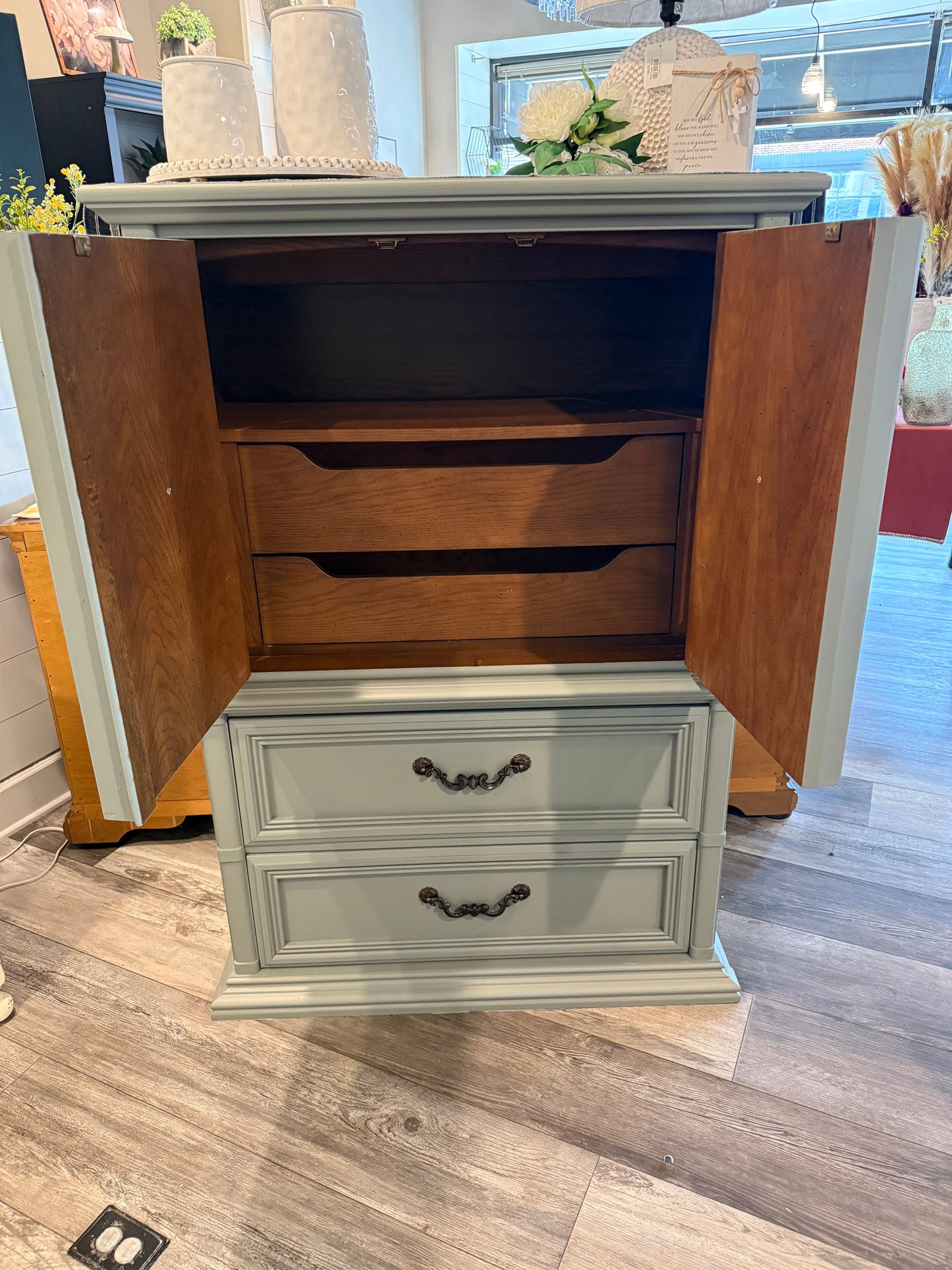 Ornate Newell Dresser