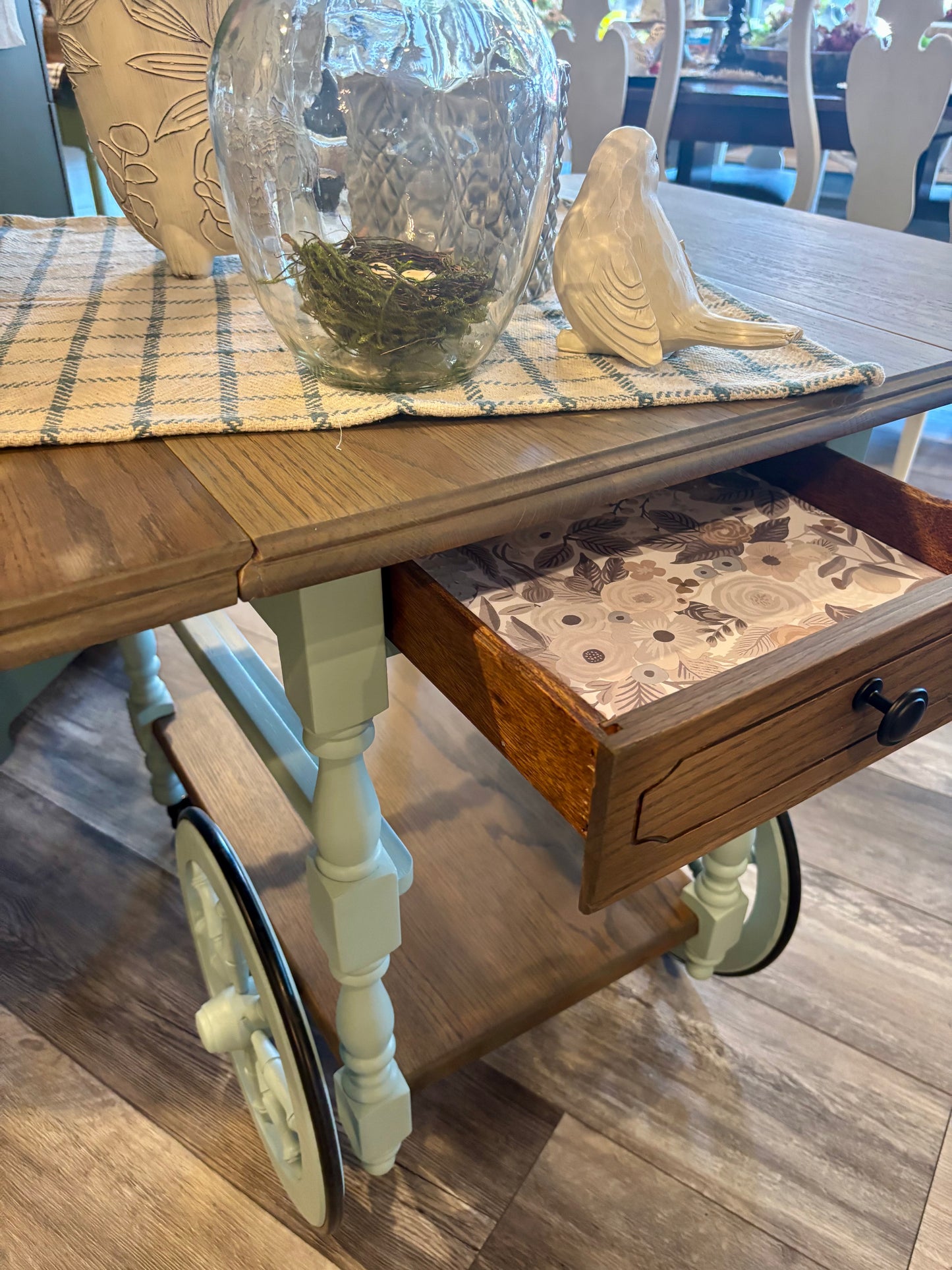 Tea cart