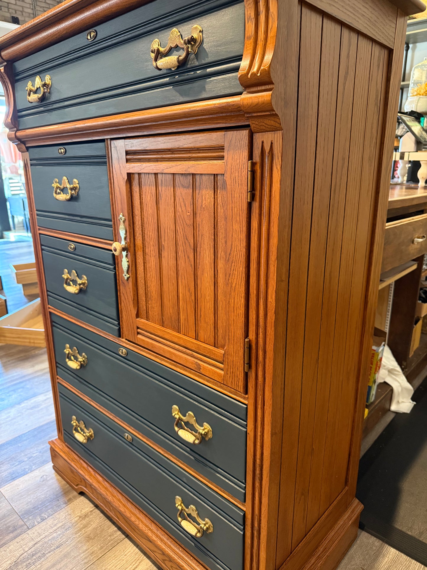 Natural & Chestler Gentleman's Chest