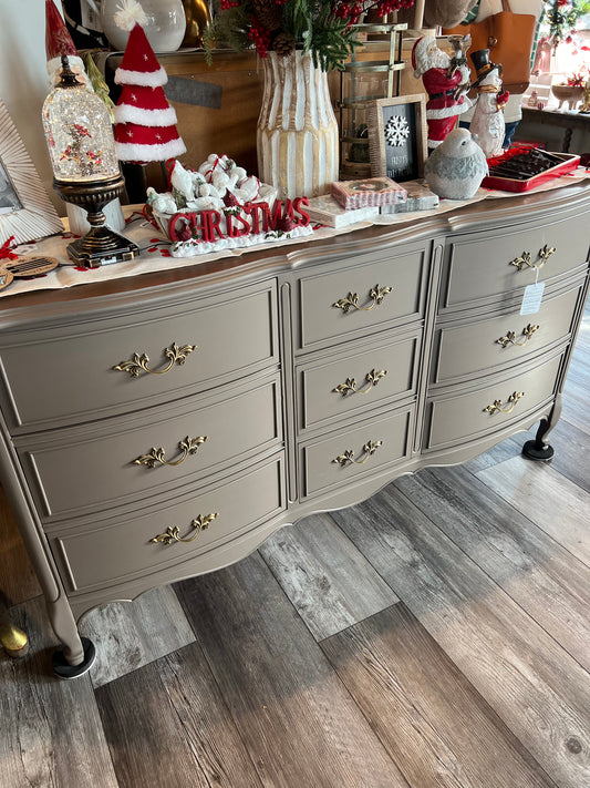 Grey Dresser