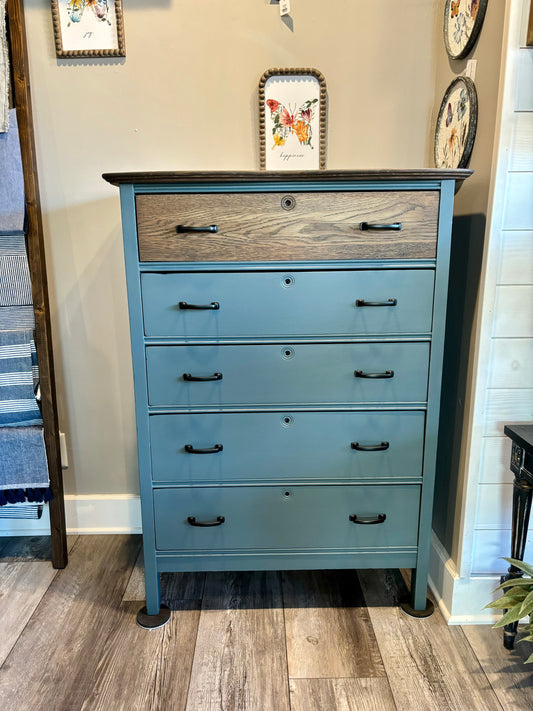 5 drawer antique dresser